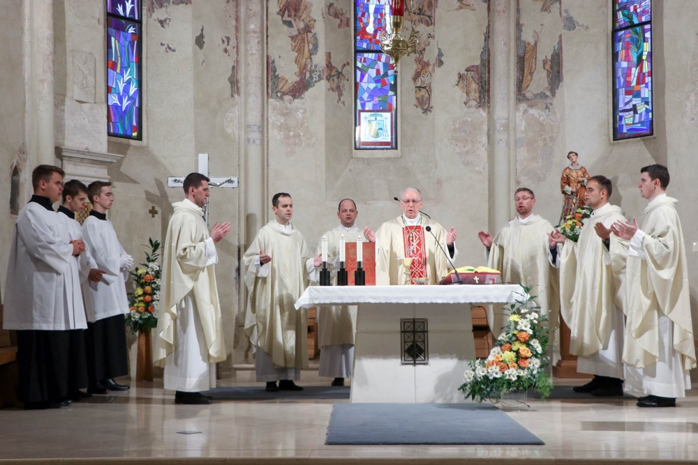 Adventska duhovna obnova vjeroučitelja i odgojiteljica u vjeri Požeške biskupije