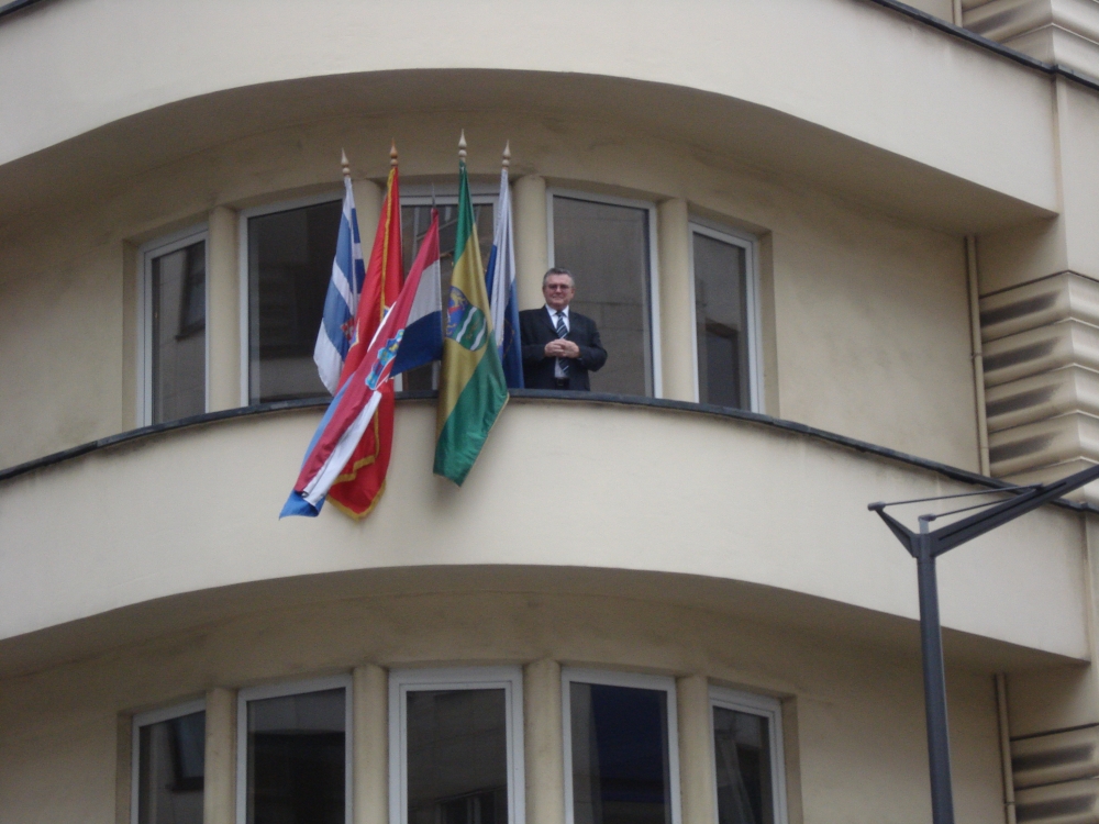 Zdravku Ronku uručeno posebno priznanje zaslužnika Akademije za umjetnost i kulturu u Osijeku