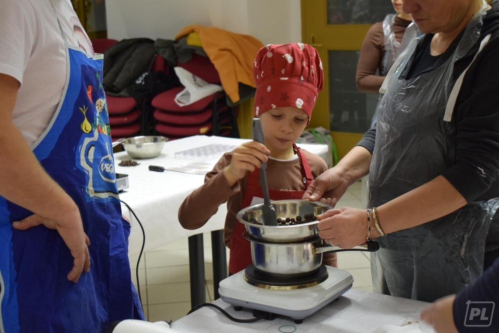 ČOKOLADNA RADIONICA: Pakračani se okušali u izradi pralina