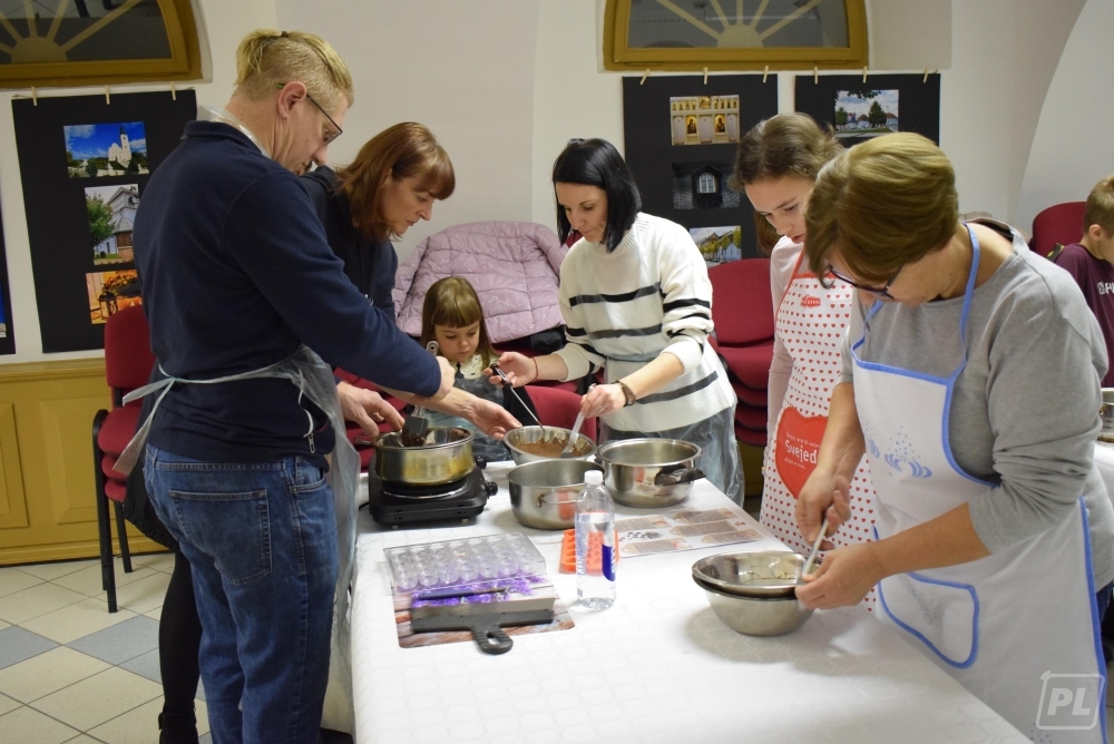 ČOKOLADNA RADIONICA: Pakračani se okušali u izradi pralina