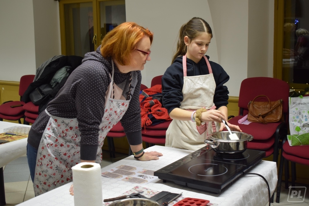 ČOKOLADNA RADIONICA: Pakračani se okušali u izradi pralina