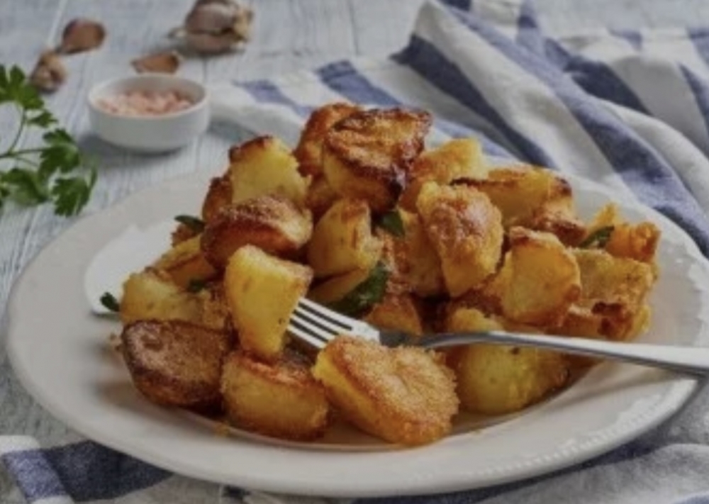 Recept za najhrskaviji pečeni krumpir s kojim ćete pobijediti sve ostale priloge