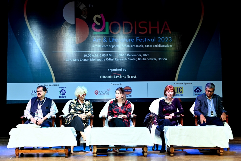 Požeška pjesnikinja Lana Derkač u Antologiji svjetske književnosti objavljenoj u New Yorku