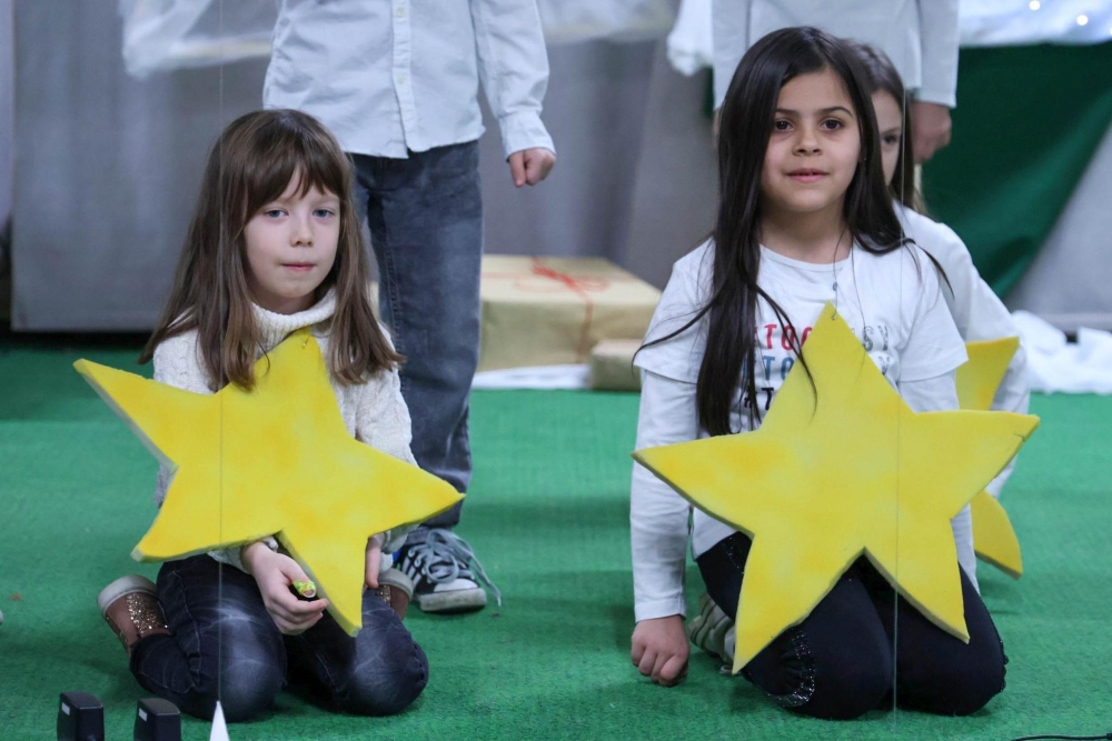 Učenici Osnovne škole Lipik priredbom stavili naglasak na prave božićne vrijednosti