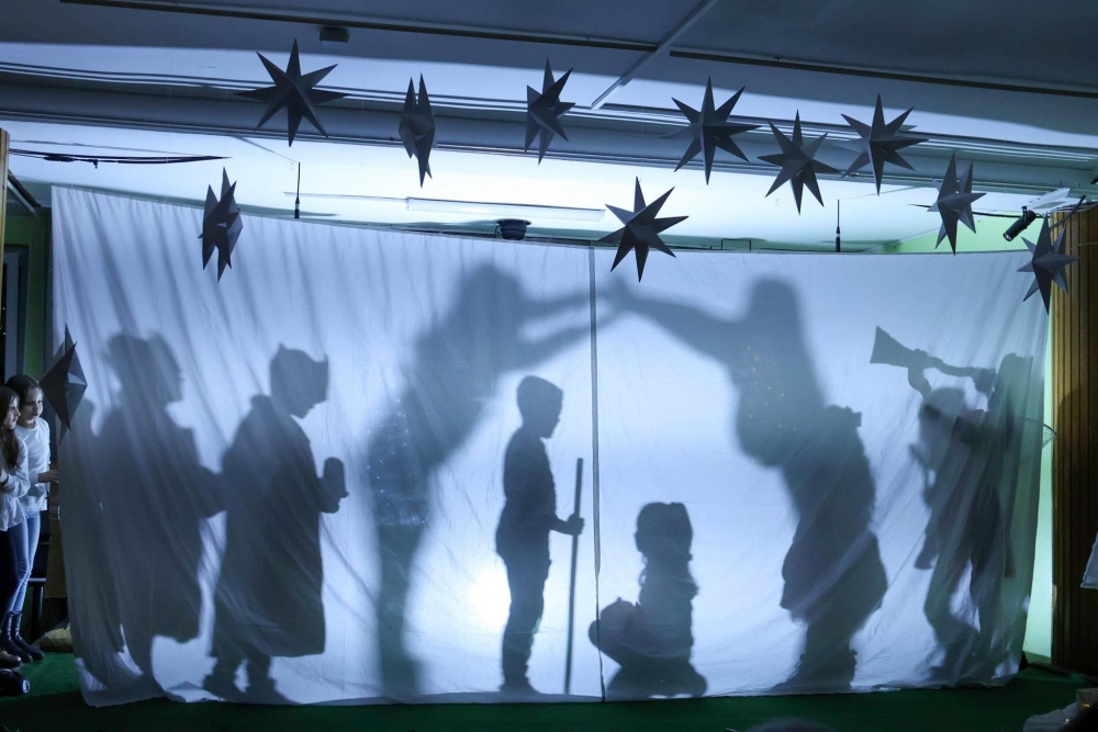 Učenici Osnovne škole Lipik priredbom stavili naglasak na prave božićne vrijednosti