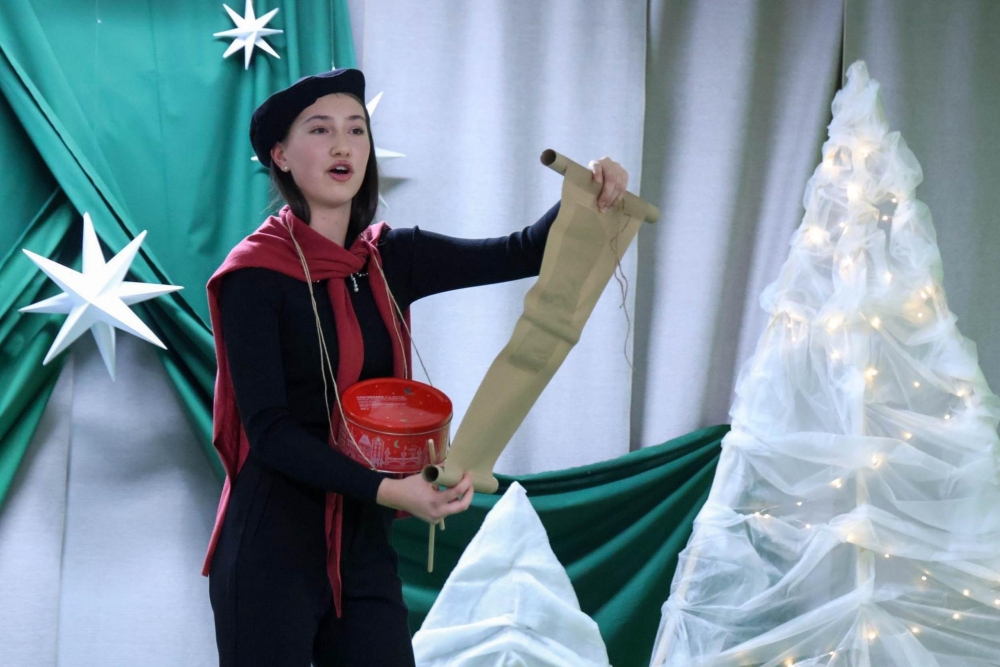 Učenici Osnovne škole Lipik priredbom stavili naglasak na prave božićne vrijednosti