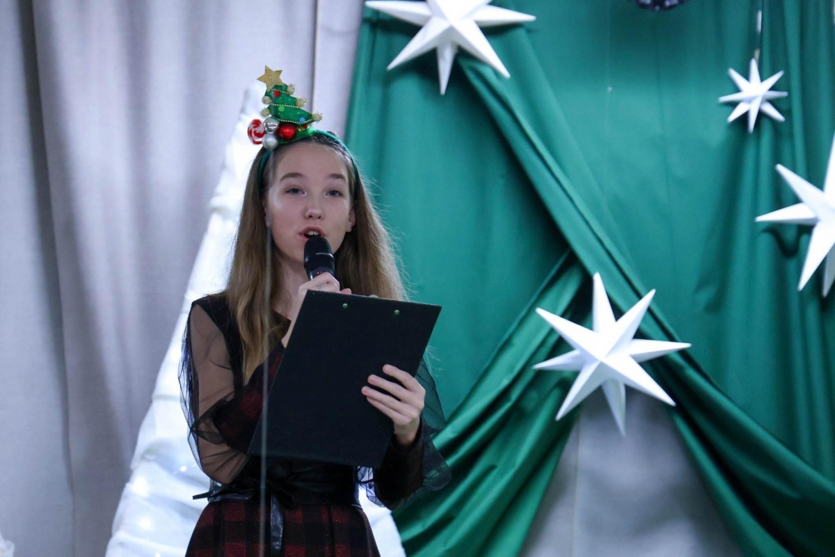 Učenici Osnovne škole Lipik priredbom stavili naglasak na prave božićne vrijednosti