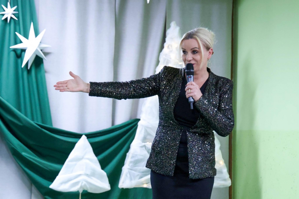 Učenici Osnovne škole Lipik priredbom stavili naglasak na prave božićne vrijednosti