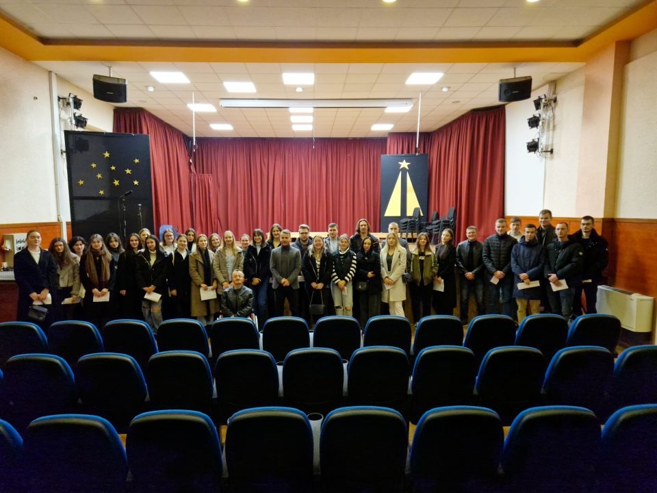 Potpisano 46 ugovora sa stipendistima Grada Kutjeva