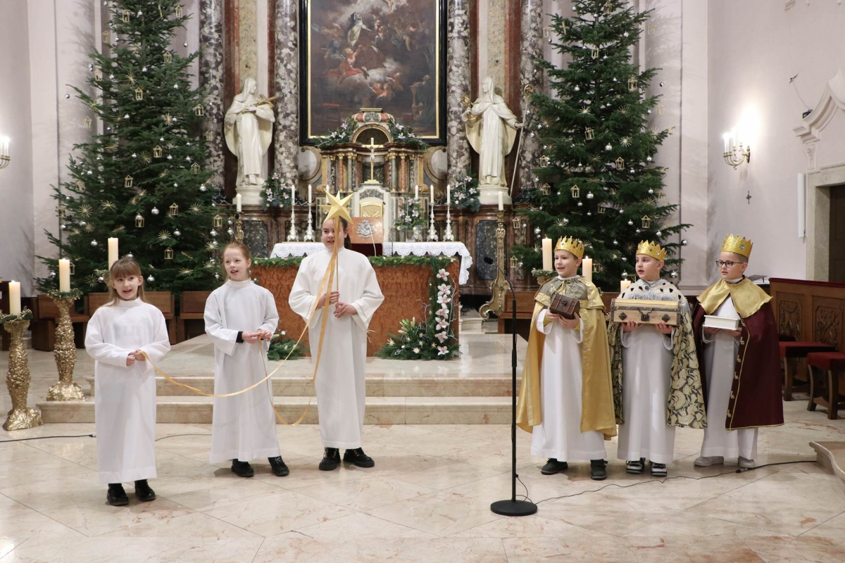 Svetkovina Bogojavljenja u požeškoj Katedrali