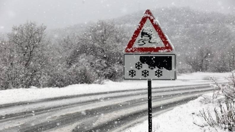 Zbog poledice se zatvara županijska cesta za Jankovac