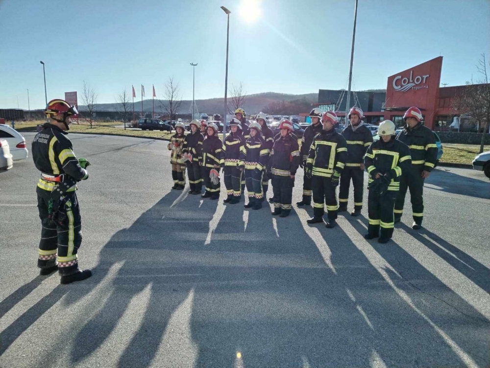 Vatrogasna zajednica PSŽ: Za vatrogasna zvanja uspješno položilo 74 kandidata