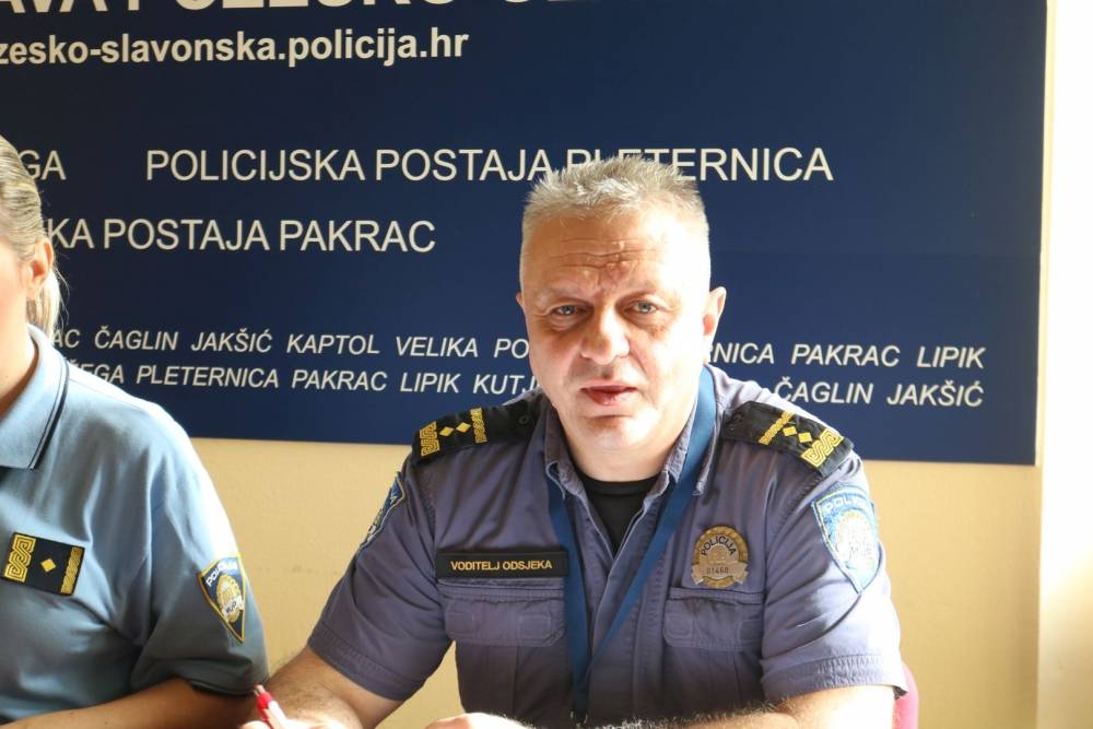 Počela je škola ! Đaci - vozači - roditelji oprez ! Djeca su na cesti ! 