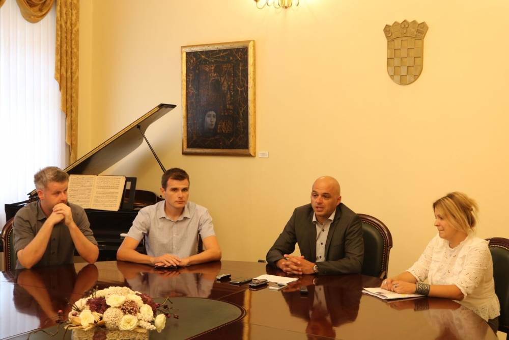 Gradonačelnik Puljašić primio 36 pomoćnika u nastavi