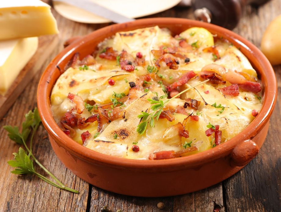 Recept za francuski složenac od krumpira, sira i luka