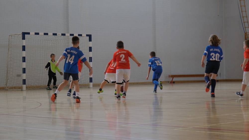 Požeška Katolička gimnazija organizirala humanitarni malonogometni turnir ’Nisi sam’