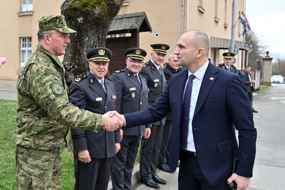 Ministar obrane Ivan Anušić o vojnom roku: ’Bit će tri mjeseca. Oni koji završe obuku u cijelosti imat će benefite’