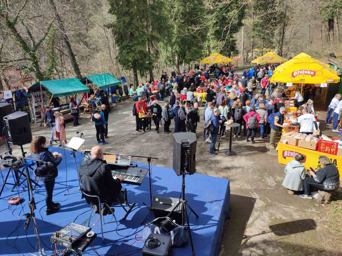 FOTO: Uspješno održani 42. Papučki jaglaci u Velikoj