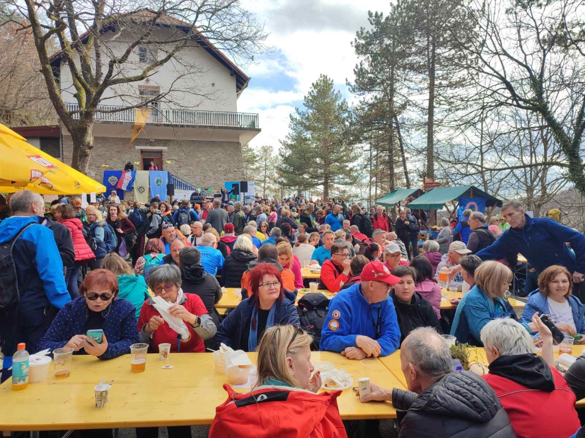 FOTO: Uspješno održani 42. Papučki jaglaci u Velikoj