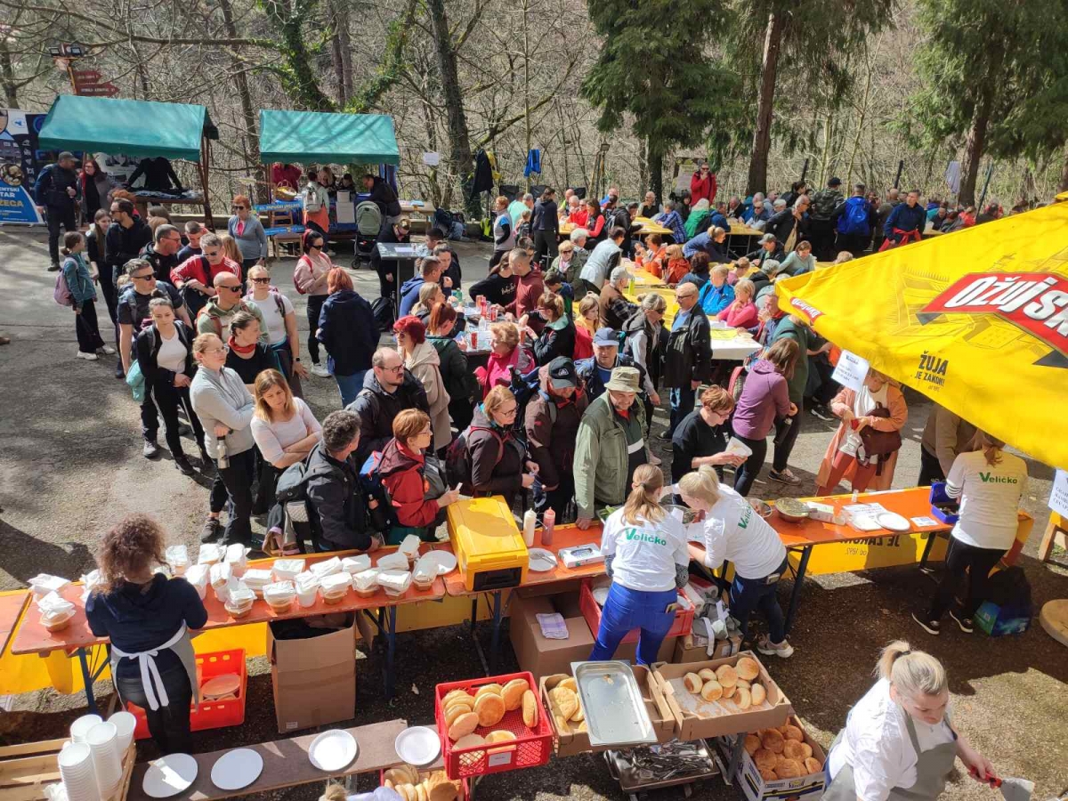 FOTO: Uspješno održani 42. Papučki jaglaci u Velikoj