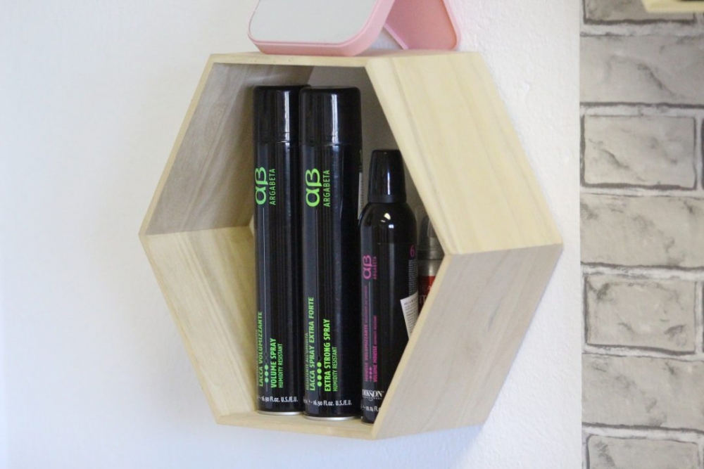 U Jakšiću otvoren frizerski salon ’Queen M’ u vlasništvu Martine Đuričić