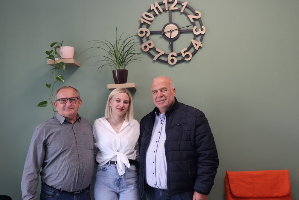 Mlada poduzetnica Stela Pritula otvorila frizerski salon u Poljani