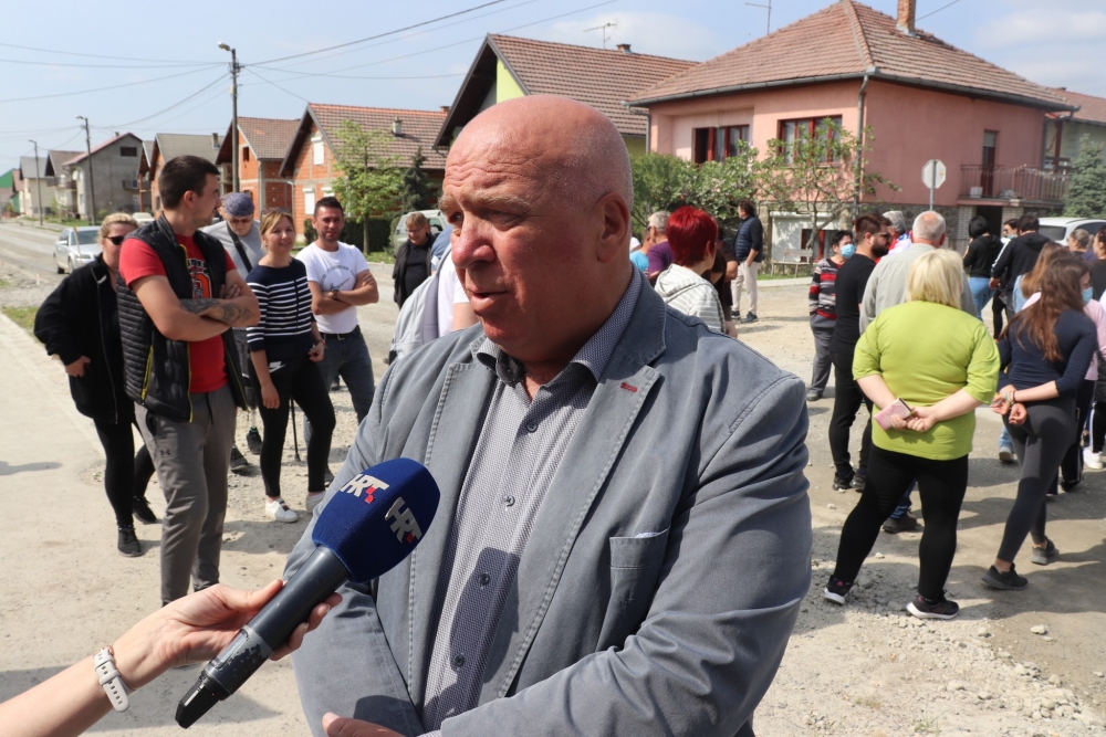 Stanovnici Lipika i Dobrovca prosvjedom izrazili nezadovoljstvo radovima na glavnoj prometnici