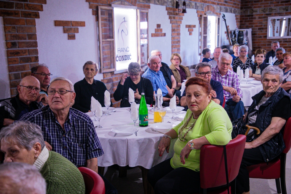 PLETERNICA: Druženje u prirodi za zlatnu dob