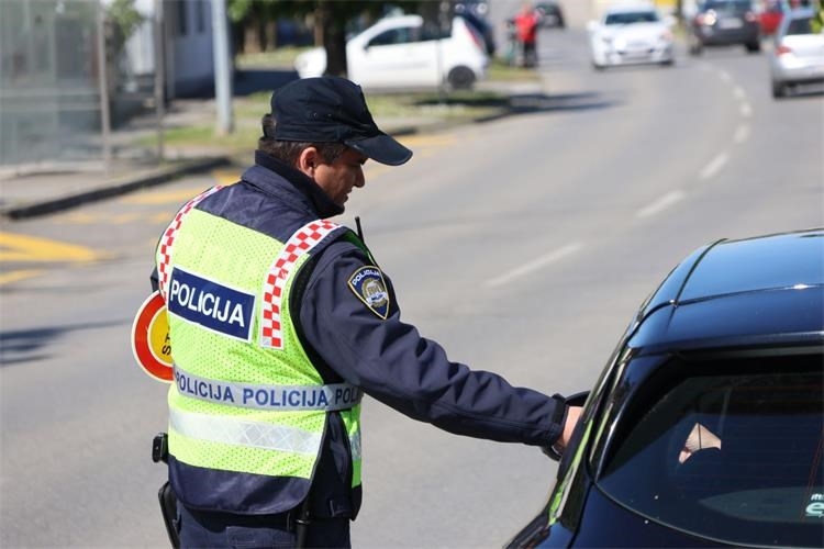 REZULTATI NADZORA: Najveću kaznu dobio vozač zaustavljen u Velikoj s 2,06 promila