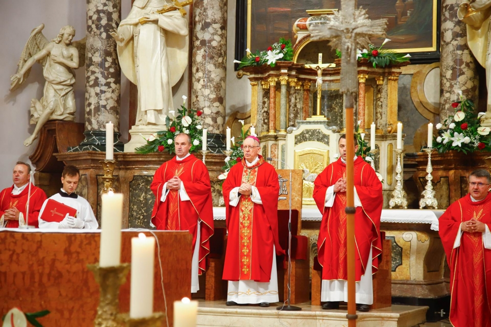 FOTO: Sakrament sv. potvrde u požeškoj Katedrali