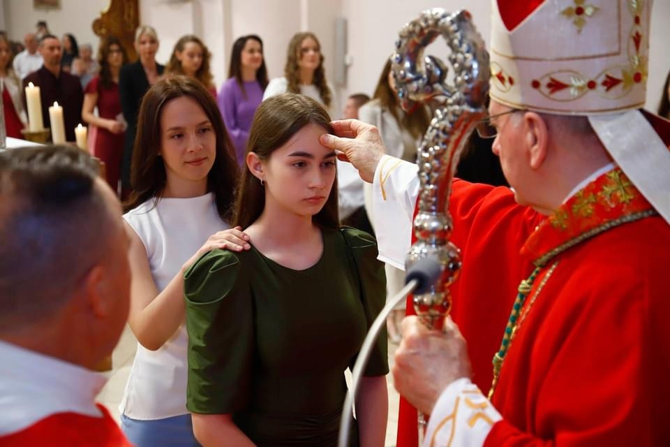 FOTO: Sakrament sv. potvrde u požeškoj Katedrali