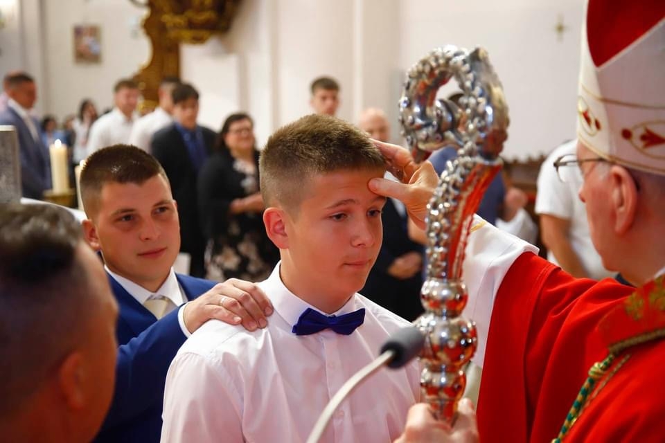 FOTO: Sakrament sv. potvrde u požeškoj Katedrali