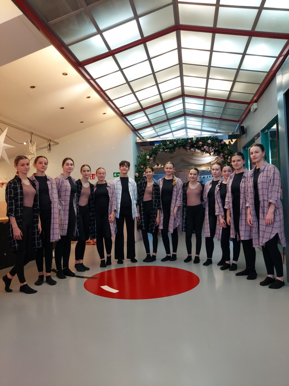 Zapažen nastup na reviji plesa Dani Silvije Hercigonje u zagrebačkom Kazalištu Trešnja