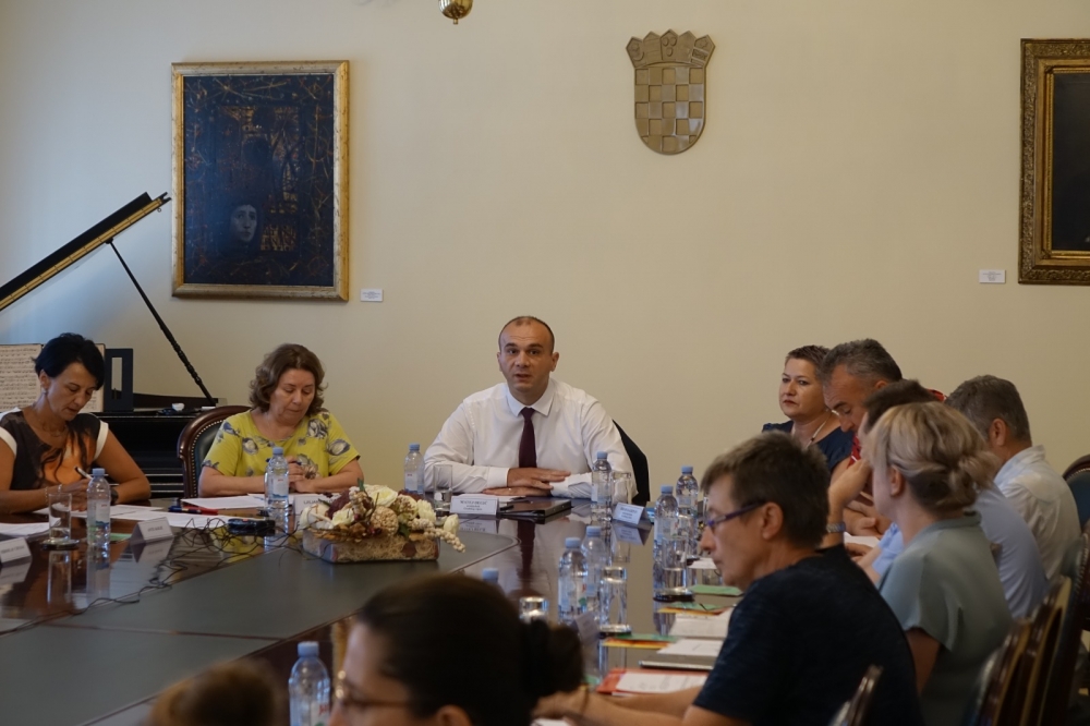 Gradski vijećnici ili interesna skupina?