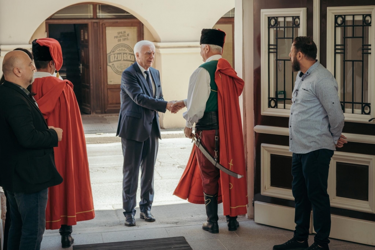 Blamaža pred Plenkovićem: Glavić čitao s papira i zamuckivao, a onda 20 sekundi nije znao gdje je stao