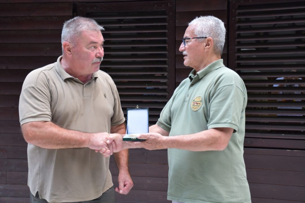 LD Slavonac Kutjevo: Zlatne plakete dvojici lovaca za 50 godina lovačkog staža