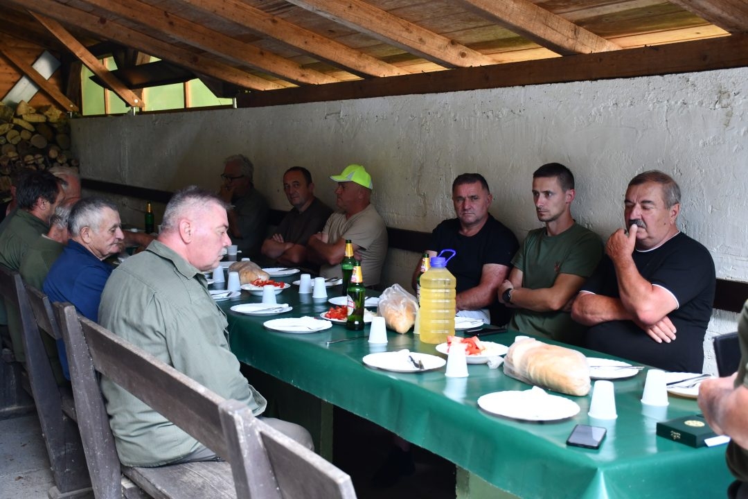 LD Slavonac Kutjevo: Zlatne plakete dvojici lovaca za 50 godina lovačkog staža