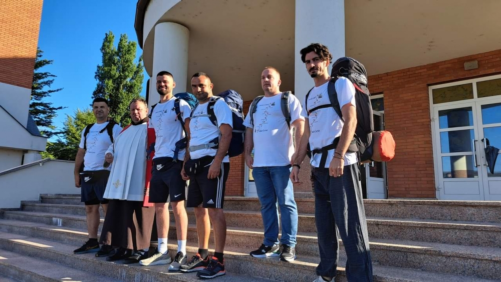 Hodočasnici iz Požeške biskupije krenuli pješice u Međugorje