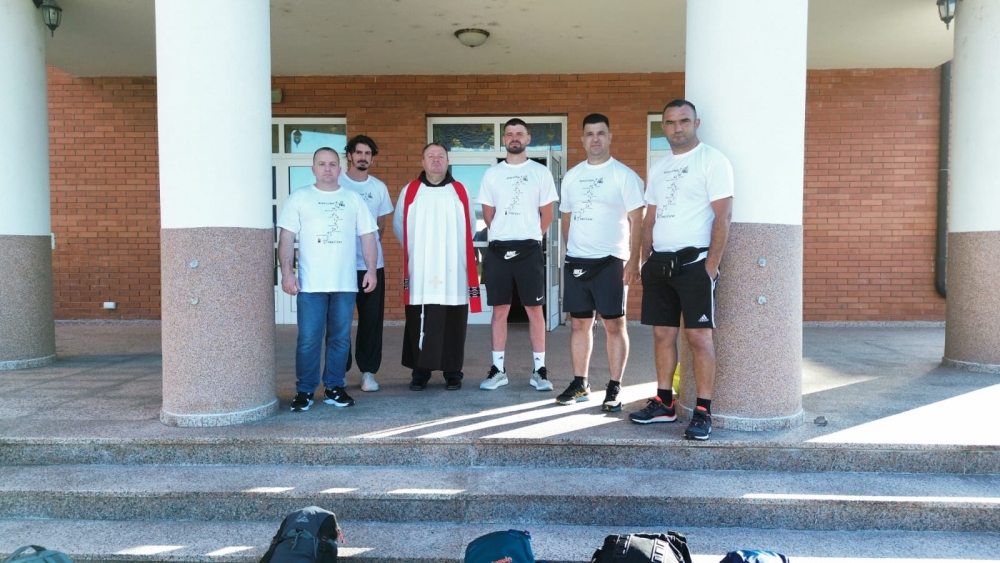 Hodočasnici iz Požeške biskupije krenuli pješice u Međugorje