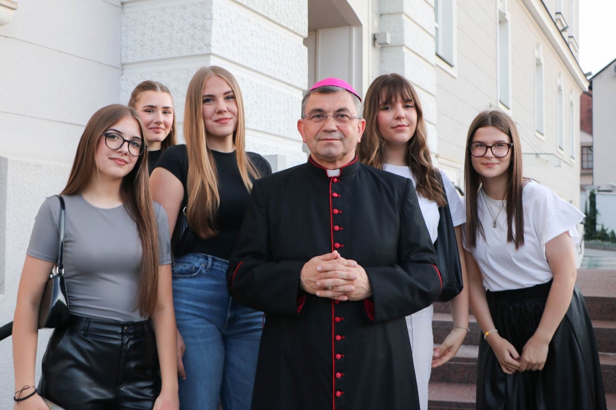 Biskup Martinović se susreo s volonterima sa slavlja biskupskog ređenja