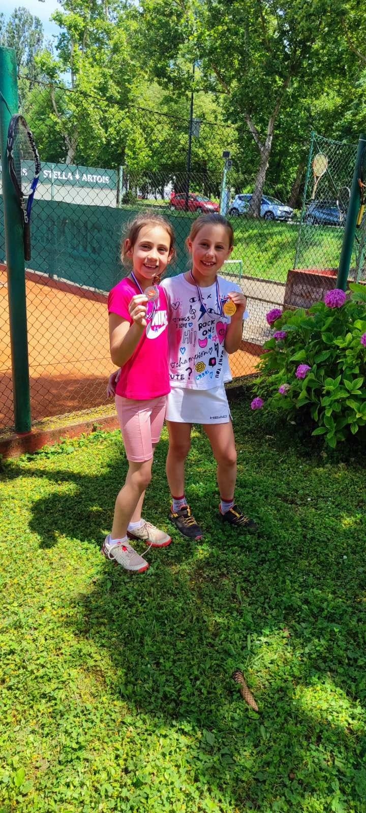 Članovi Teniskog kluba Požega proteklog vikenda su bili uspješni na svim natjecanjima