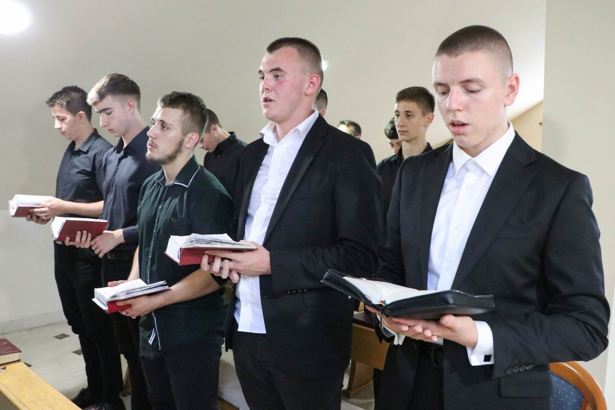 Biskup Ivo Martinović u pratnji tajnika Mateja Silukovića po prvi puta pohodio požeški Kolegij