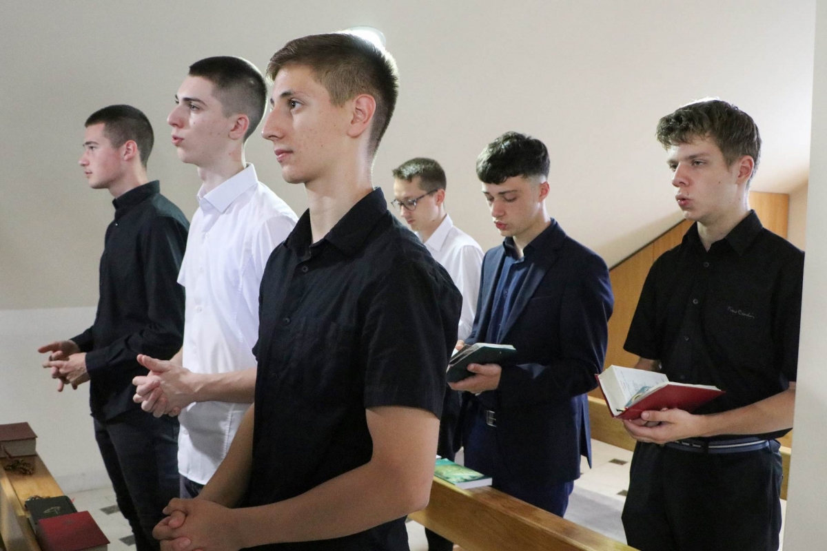 Biskup Ivo Martinović u pratnji tajnika Mateja Silukovića po prvi puta pohodio požeški Kolegij