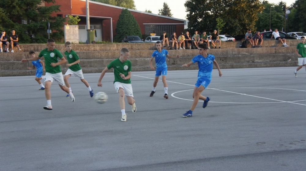 LJETNI MALONOGOMETNI TURNIR PAKRAC Završena grupna faza