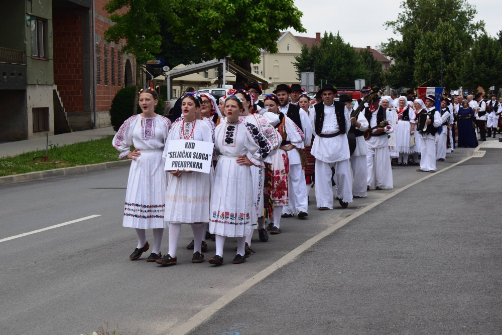 FOTO: 12. smotra folklora u Pakracu