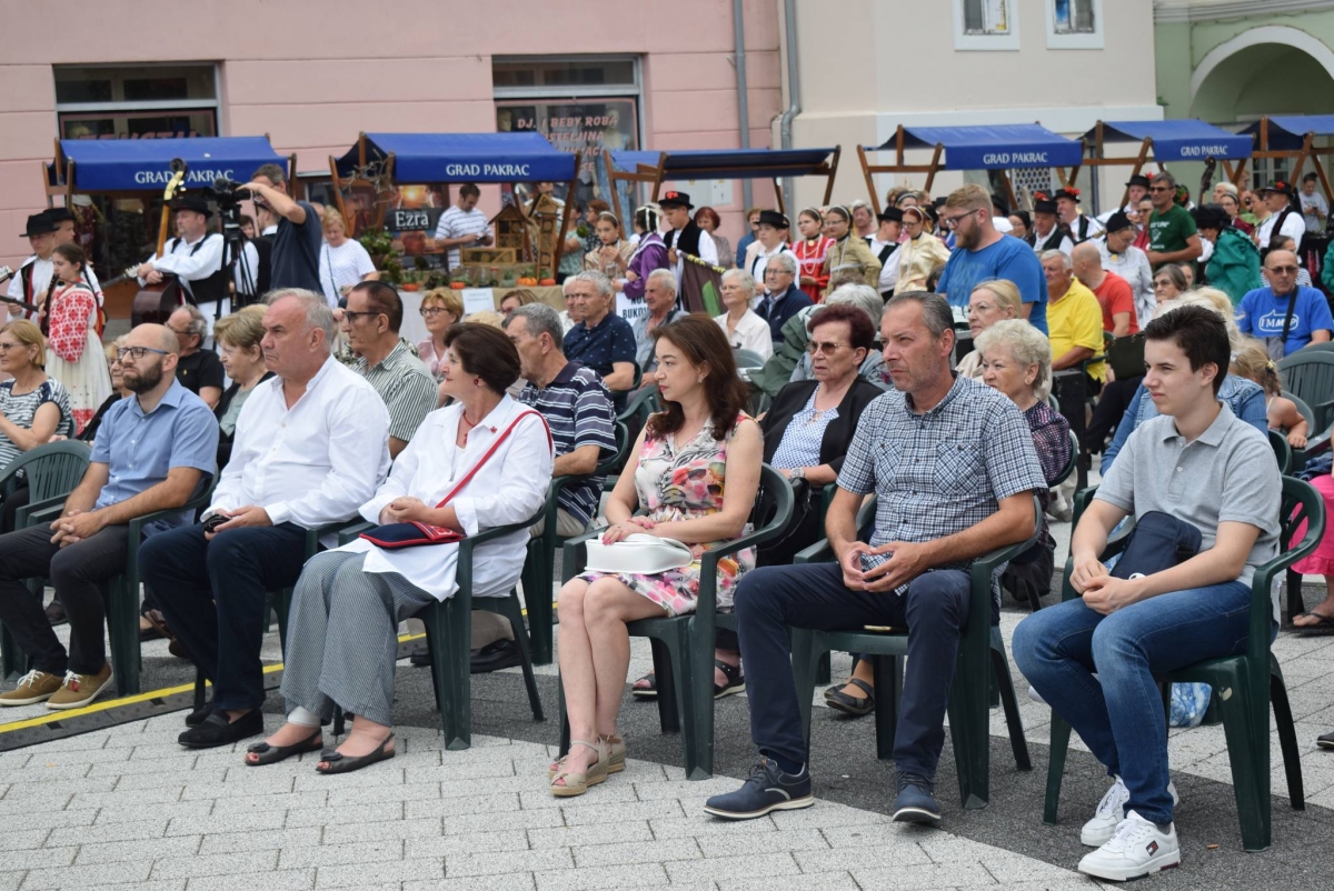 FOTO: 12. smotra folklora u Pakracu