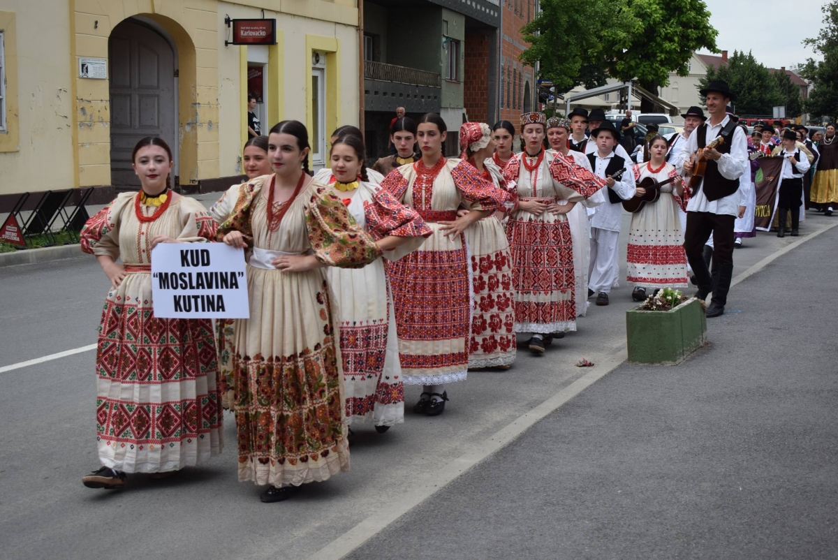 FOTO: 12. smotra folklora u Pakracu