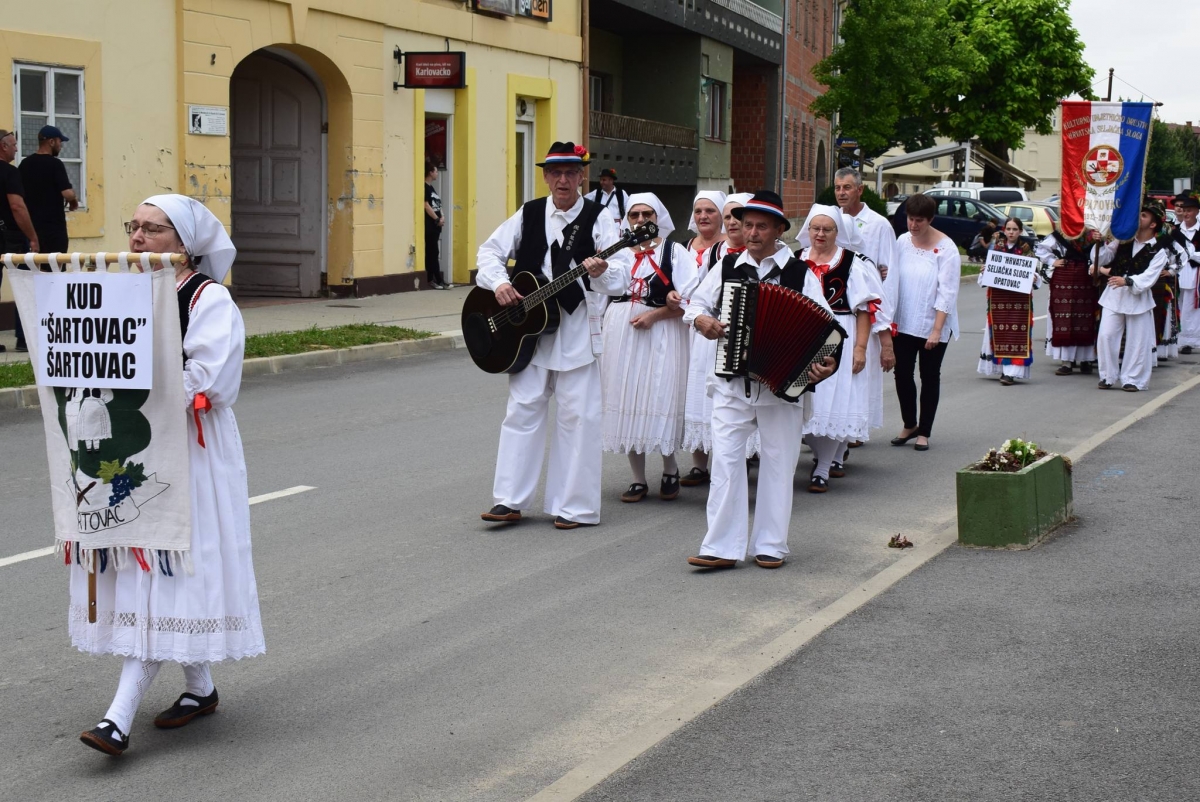 FOTO: 12. smotra folklora u Pakracu
