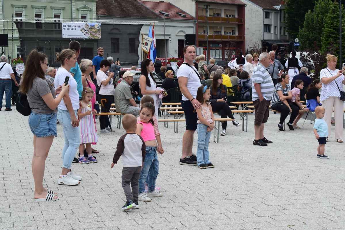 FOTO: 12. smotra folklora u Pakracu