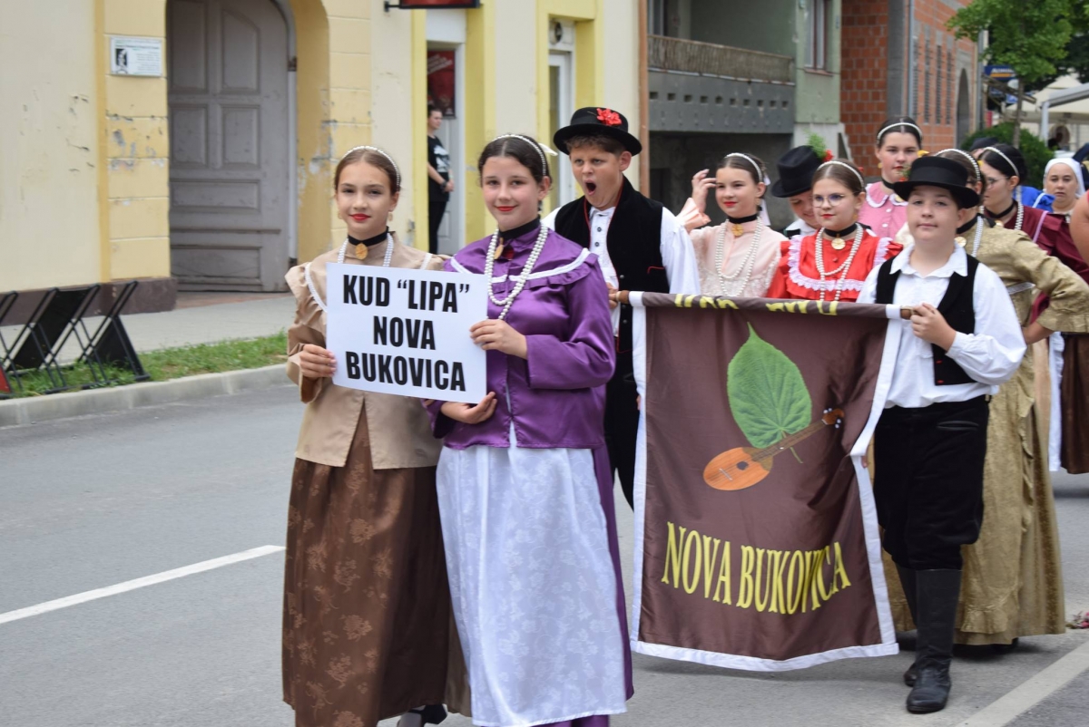 FOTO: 12. smotra folklora u Pakracu